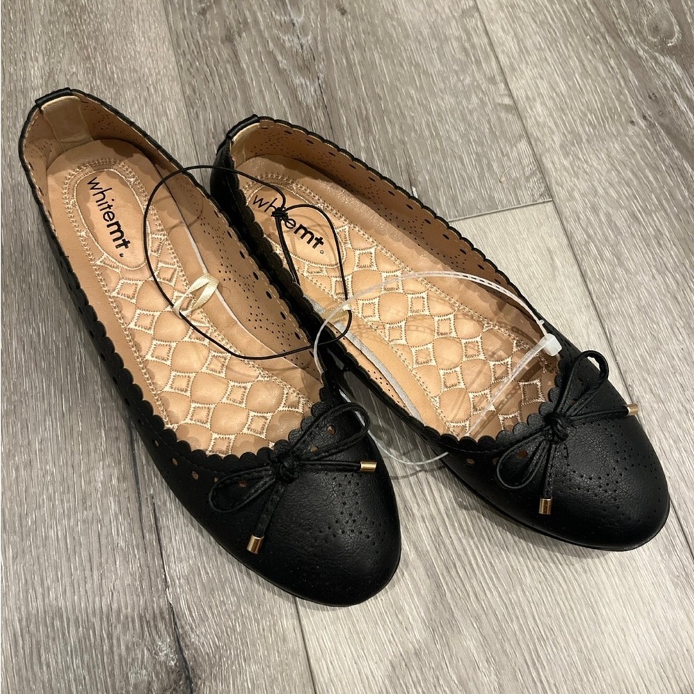 Black Scalloped Ballet Flats with Bow